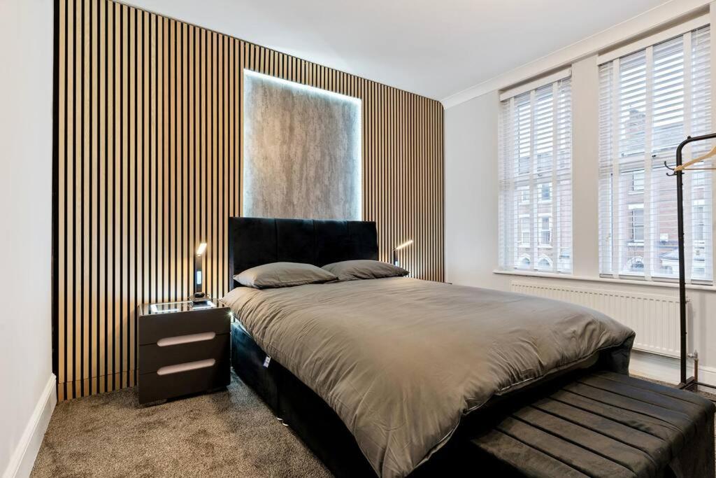 Hébergement de vacances Liz's 4 Bed House: Close To The Motor Point Arena Nottingham