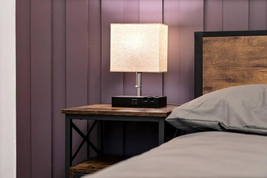 Hébergement de vacances Liz's 4 Bed House: Close To The Motor Point Arena Nottingham