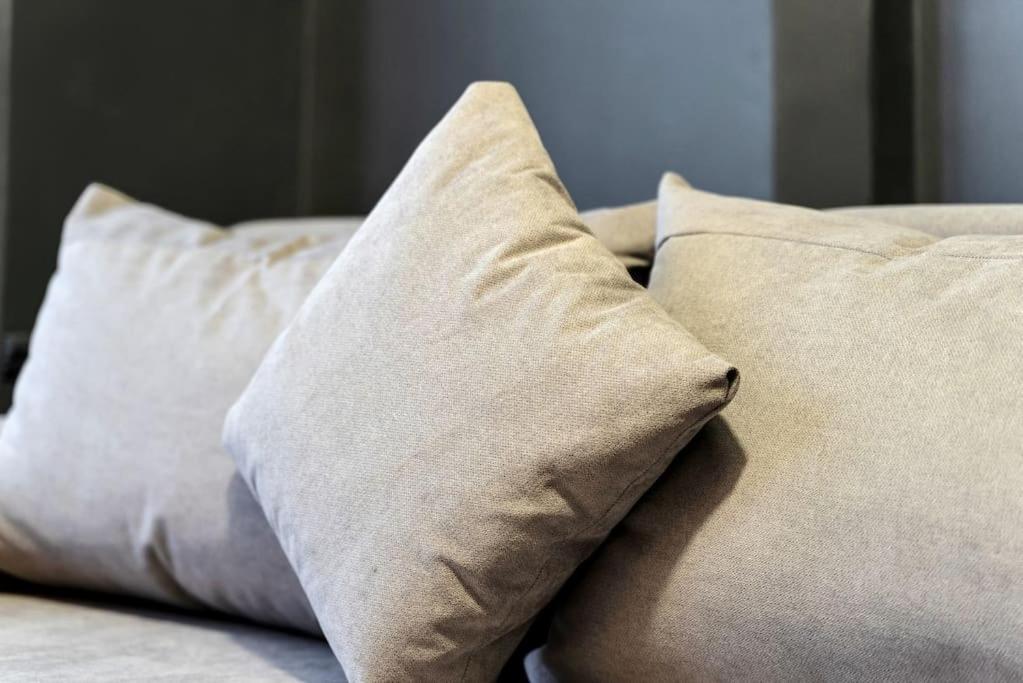 Liz's 4 Bed House: Close To The Motor Point Arena Hébergement de vacances